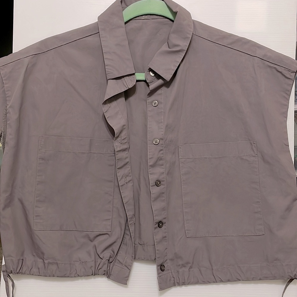 Garage, gray crop top blouse. Size small with no sleeves
